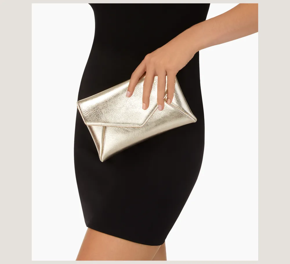 Stuart Weitzman The Occasion Edit|HANDBAGS-CHANGE LOCATION New Noir/Silver